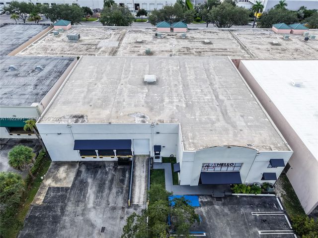 8500 NW 30th Ter, Doral, FL 33122
