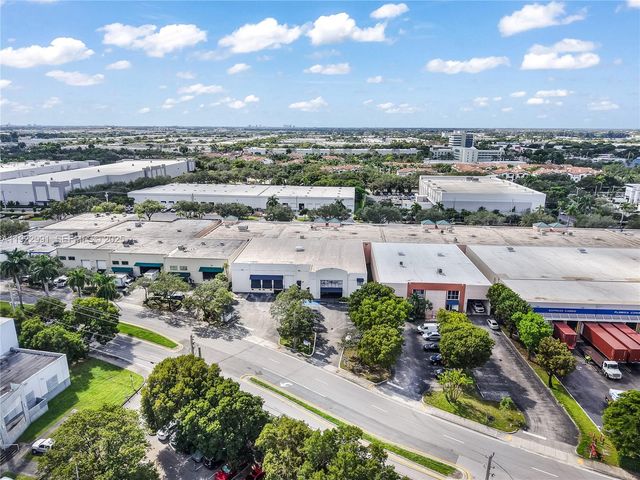 8500 NW 30th Ter, Doral, FL 33122