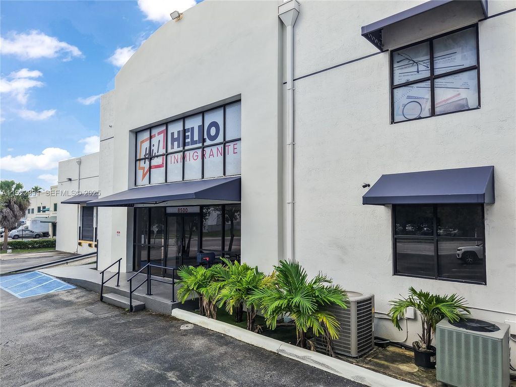 8500 NW 30th Ter, Doral, FL 33122