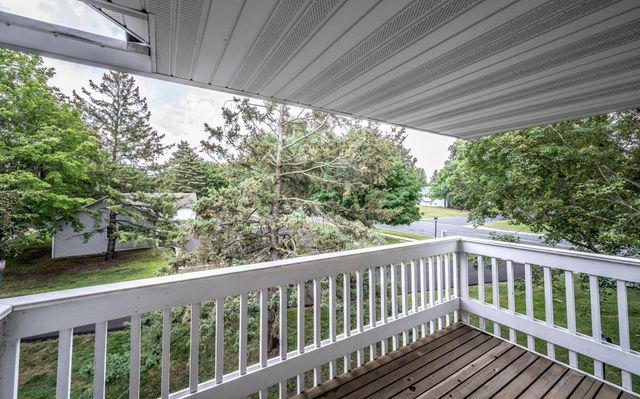 3590 Blue Jay Way 201, Eagan, MN 55123