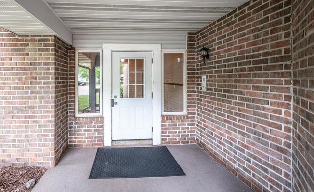 3590 Blue Jay Way 201, Eagan, MN 55123