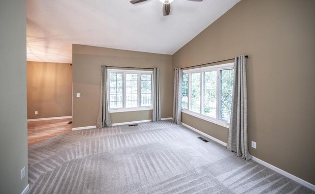 3590 Blue Jay Way 201, Eagan, MN 55123