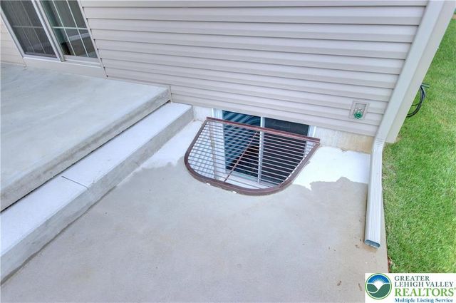 1057 Decatur Street, Bethlehem City, PA 18017