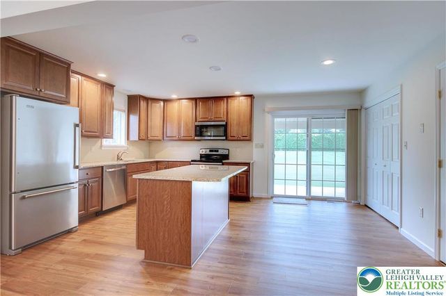 1057 Decatur Street, Bethlehem City, PA 18017