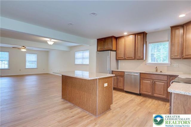 1057 Decatur Street, Bethlehem City, PA 18017