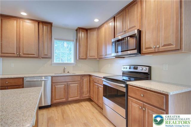 1057 Decatur Street, Bethlehem City, PA 18017