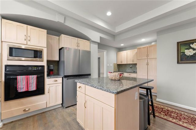 9220 Mainsail Drive, Gainesville, GA 30506