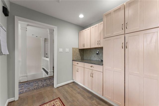 9220 Mainsail Drive, Gainesville, GA 30506