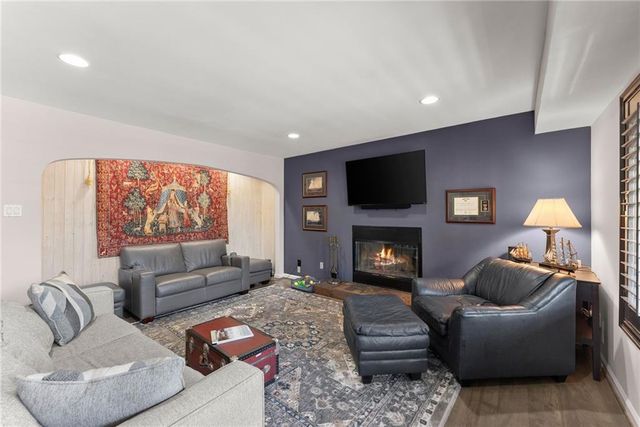 9220 Mainsail Drive, Gainesville, GA 30506