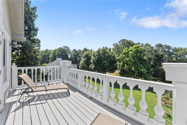 9220 Mainsail Drive, Gainesville, GA 30506