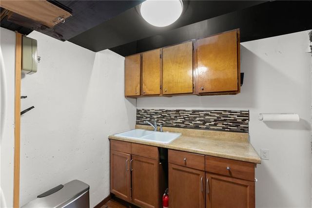 9220 Mainsail Drive, Gainesville, GA 30506