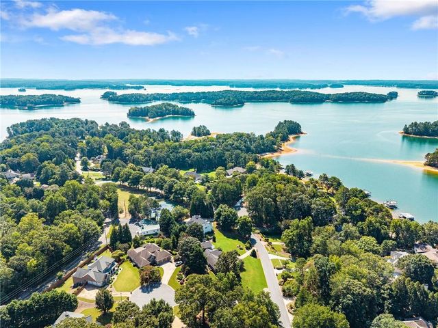 9220 Mainsail Drive, Gainesville, GA 30506