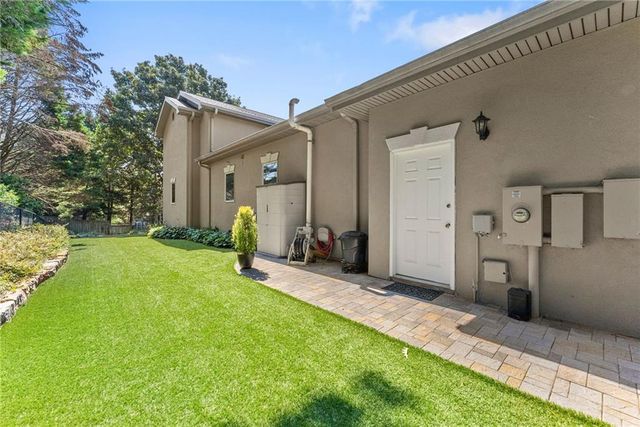 9220 Mainsail Drive, Gainesville, GA 30506