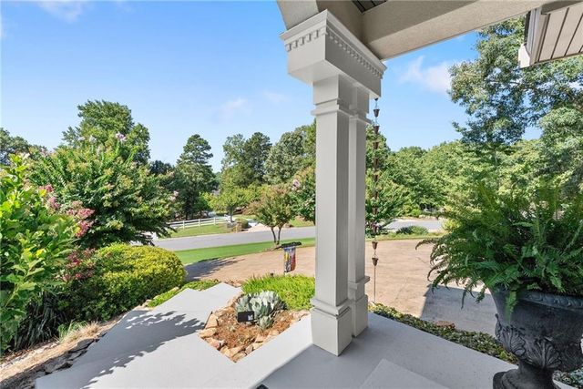9220 Mainsail Drive, Gainesville, GA 30506