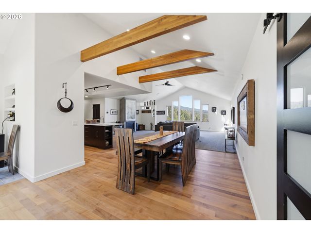 35885 ELLINGTON Dr, Springfield, OR 97478