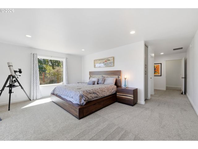 35885 ELLINGTON Dr, Springfield, OR 97478