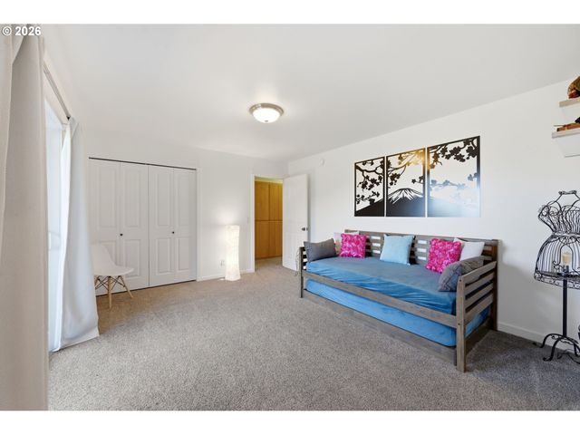 35885 ELLINGTON Dr, Springfield, OR 97478