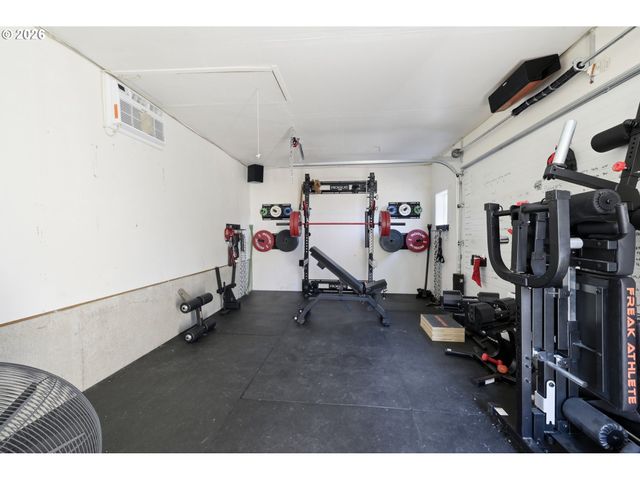 35885 ELLINGTON Dr, Springfield, OR 97478
