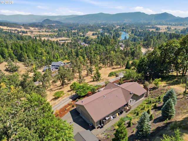 35885 ELLINGTON Dr, Springfield, OR 97478