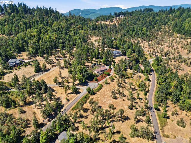 35885 ELLINGTON Dr, Springfield, OR 97478