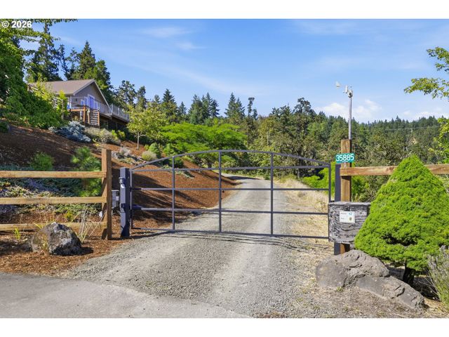 35885 ELLINGTON Dr, Springfield, OR 97478