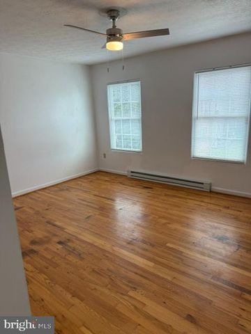 236 NOTTOWAY DR, Stephens City, VA 22655