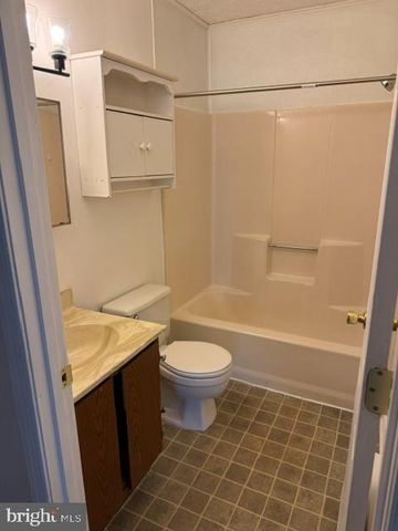 236 NOTTOWAY DR, Stephens City, VA 22655