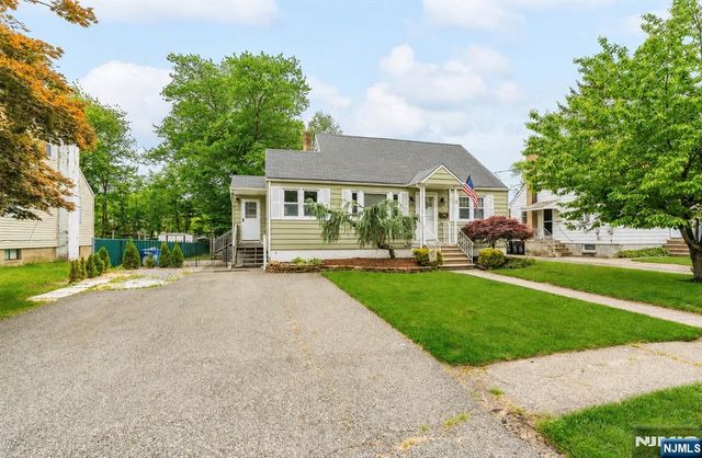 3 Roy Avenue, Bloomingdale, NJ 07403