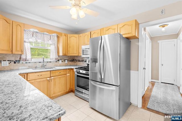3 Roy Avenue, Bloomingdale, NJ 07403