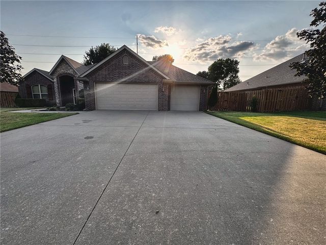 2700 Calm Ridge, Bentonville, AR 72713