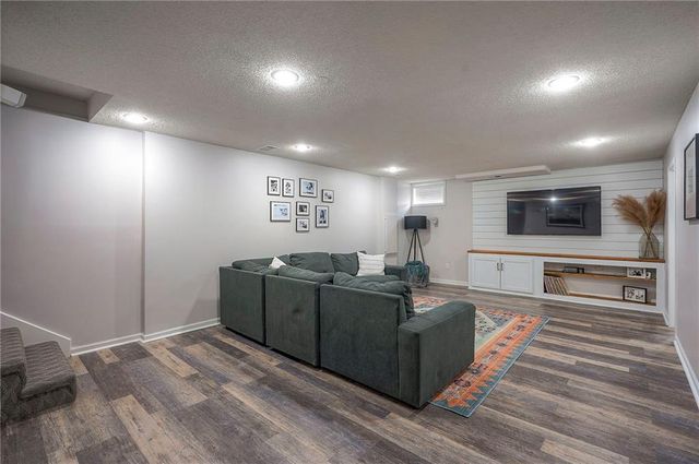 6719 W 147th Terrace, Overland Park, KS 66223