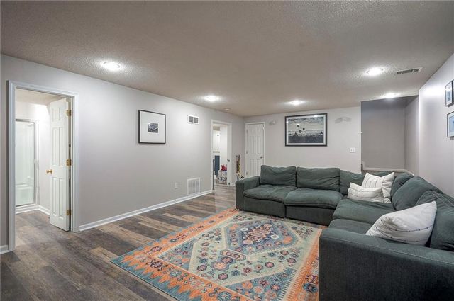 6719 W 147th Terrace, Overland Park, KS 66223