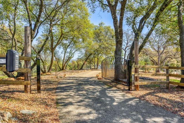 5161 Coyote Pass Rd, Shingle Springs, CA 95682