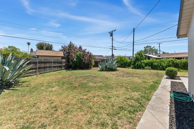 7577 Lemarsh Way, Sacramento, CA 95822