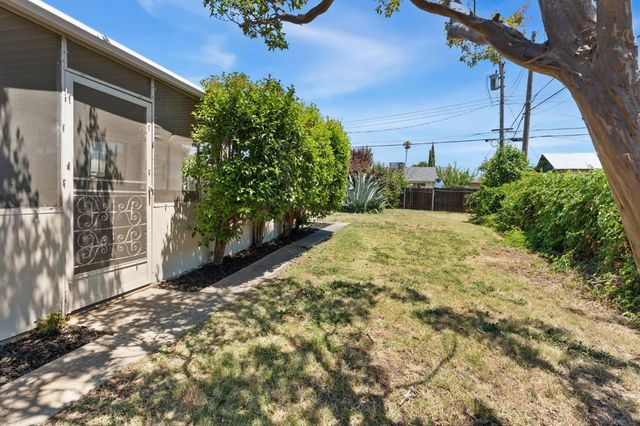 7577 Lemarsh Way, Sacramento, CA 95822