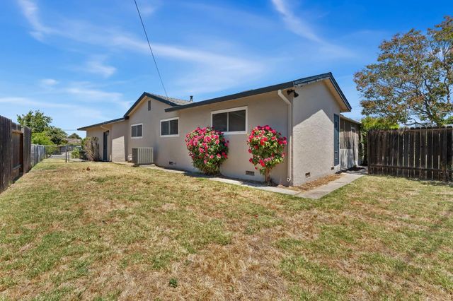7577 Lemarsh Way, Sacramento, CA 95822
