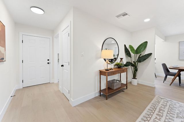 7577 Lemarsh Way, Sacramento, CA 95822
