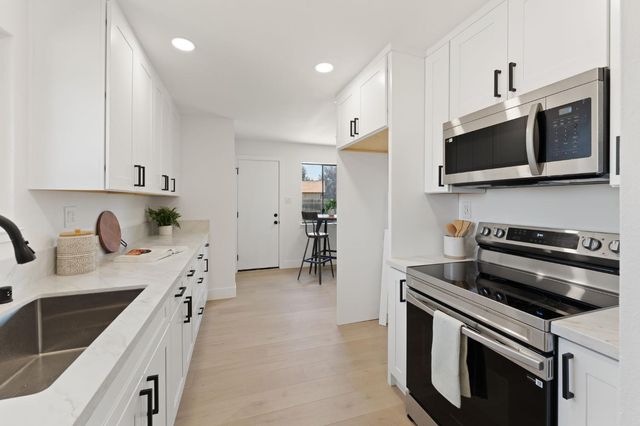 7577 Lemarsh Way, Sacramento, CA 95822