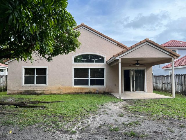 1350 NW 143rd Avenue, Pembroke Pines, FL 33028