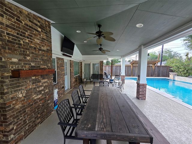 10807 Sagemeadow Lane, Houston, TX 77089