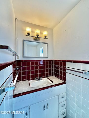 3018 E Seneca Street, Tucson, AZ 85716