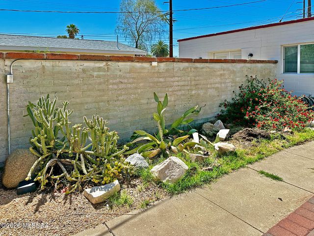 3018 E Seneca Street, Tucson, AZ 85716