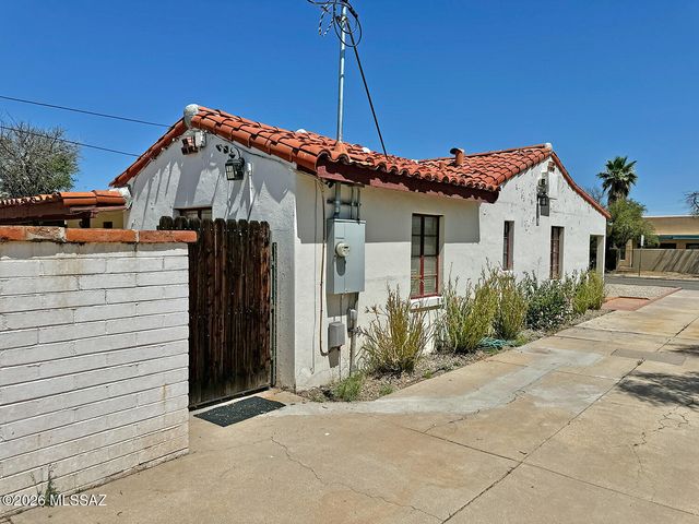 3018 E Seneca Street, Tucson, AZ 85716