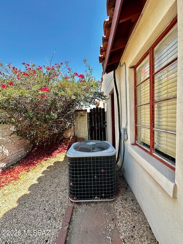 3018 E Seneca Street, Tucson, AZ 85716