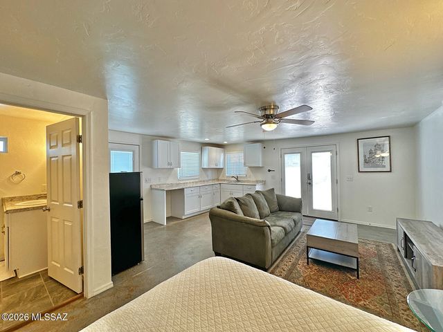 3018 E Seneca Street, Tucson, AZ 85716