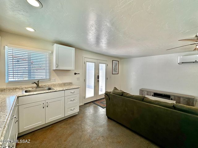 3018 E Seneca Street, Tucson, AZ 85716