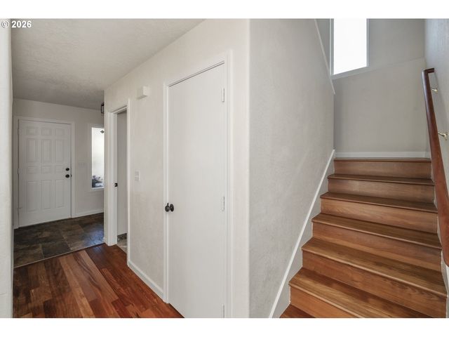 2704 ORCHARD HILL Ln, Lake Oswego, OR 97035