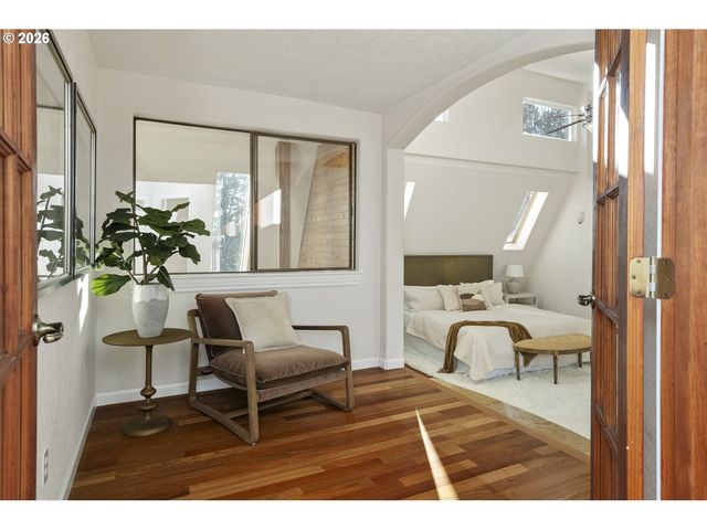 2704 ORCHARD HILL Ln, Lake Oswego, OR 97035