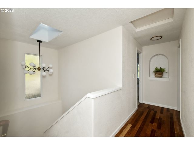 2704 ORCHARD HILL Ln, Lake Oswego, OR 97035