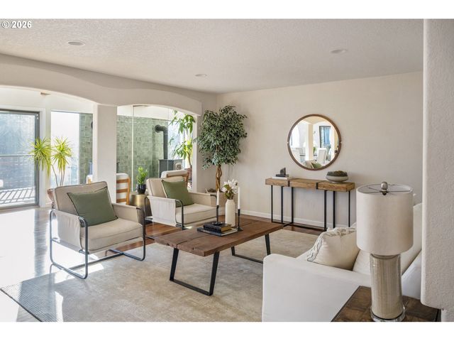 2704 ORCHARD HILL Ln, Lake Oswego, OR 97035